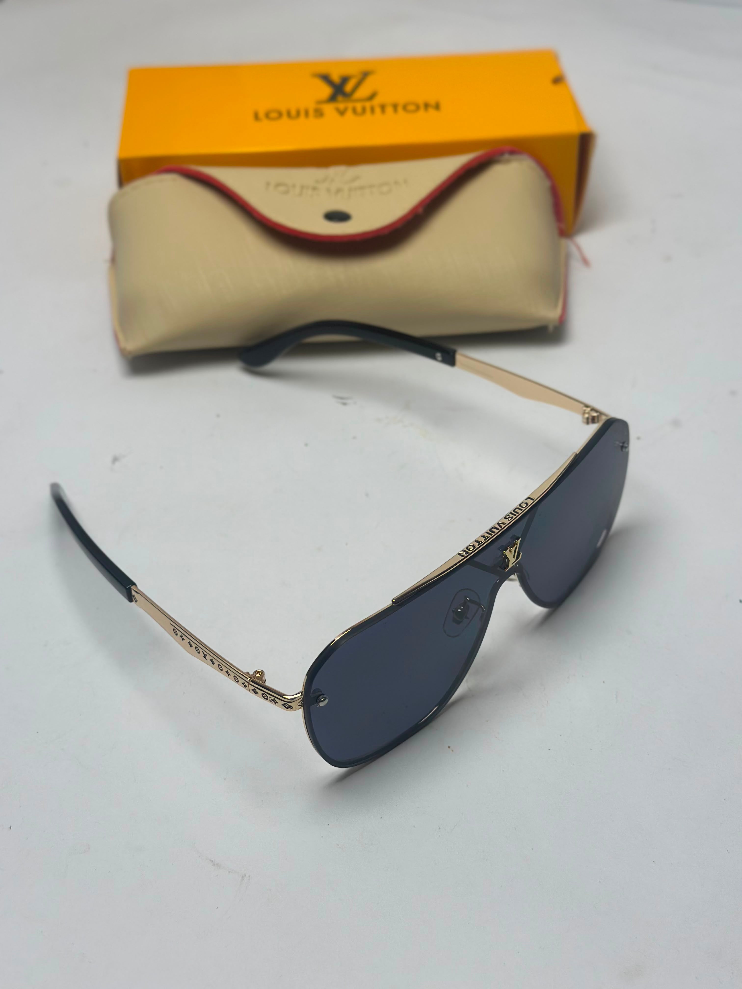 L*ui$ ¥uitt*n Black Oversized Shield Sunglasses