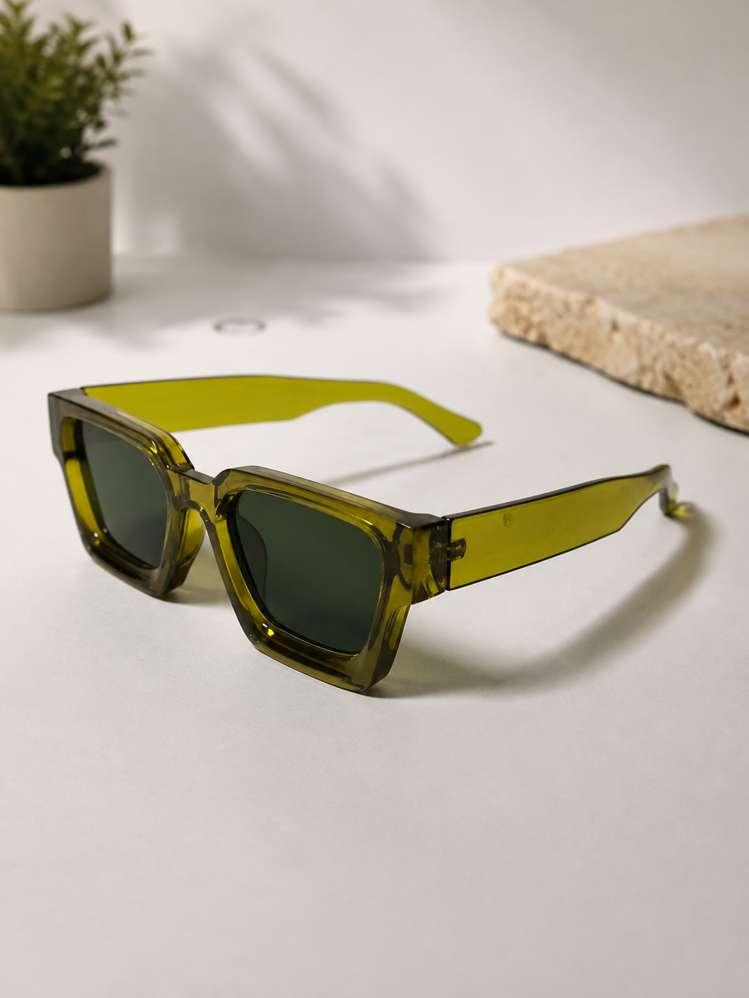 Premium plastic unisex sunglasses