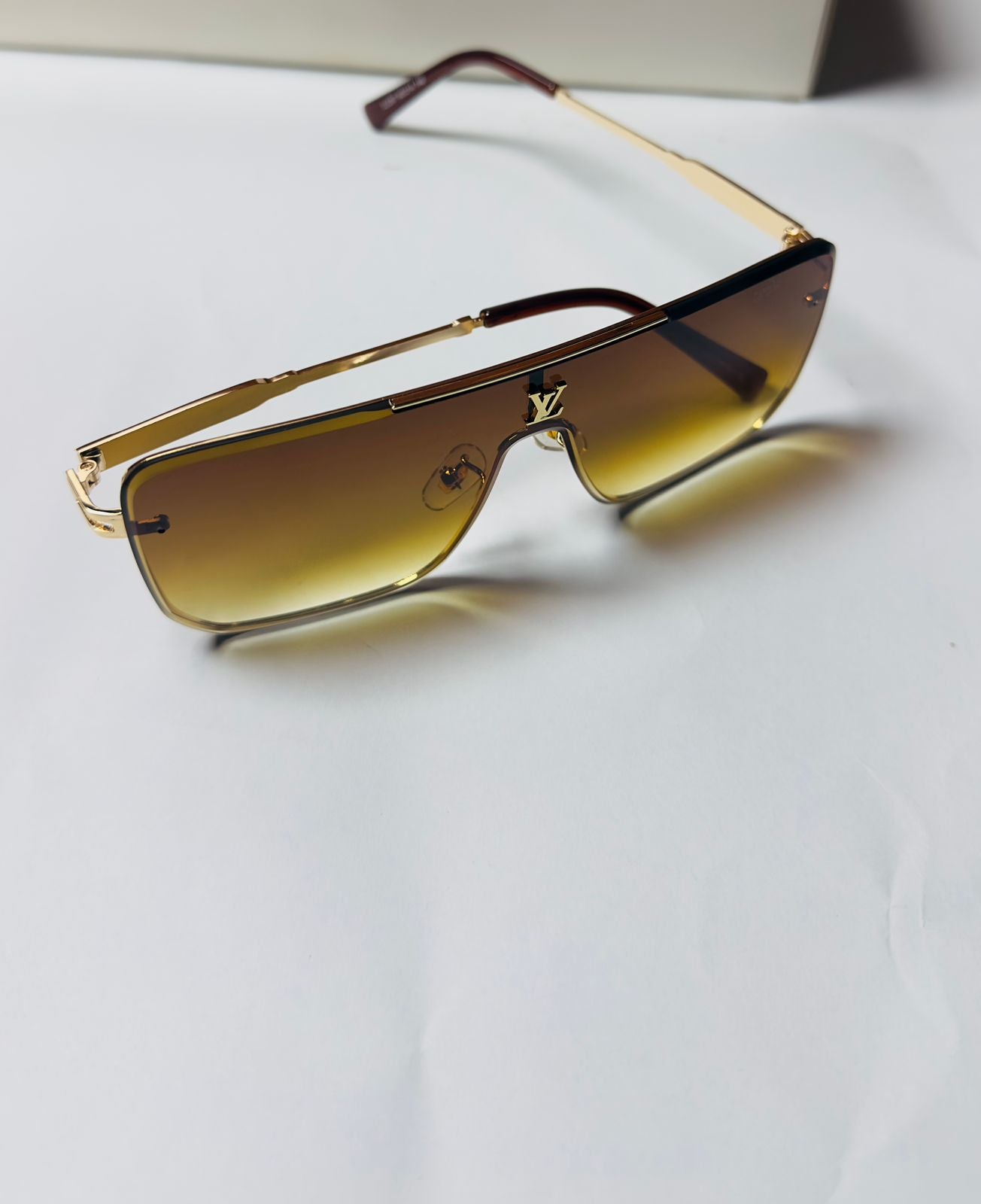 LV bigger frame-Havana Gold