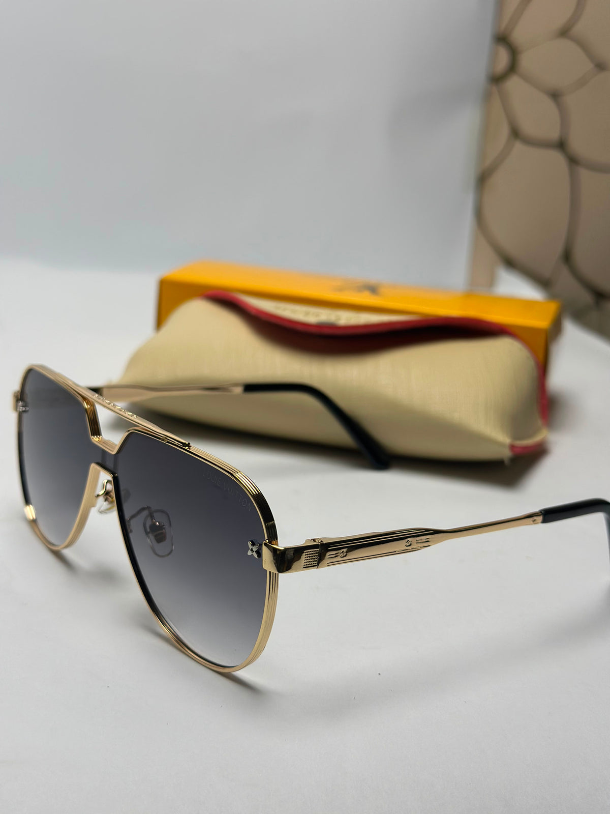 Gold Frame Aviator Sunglasses – Smoke Gradient Lens| Lou* Vuit*on