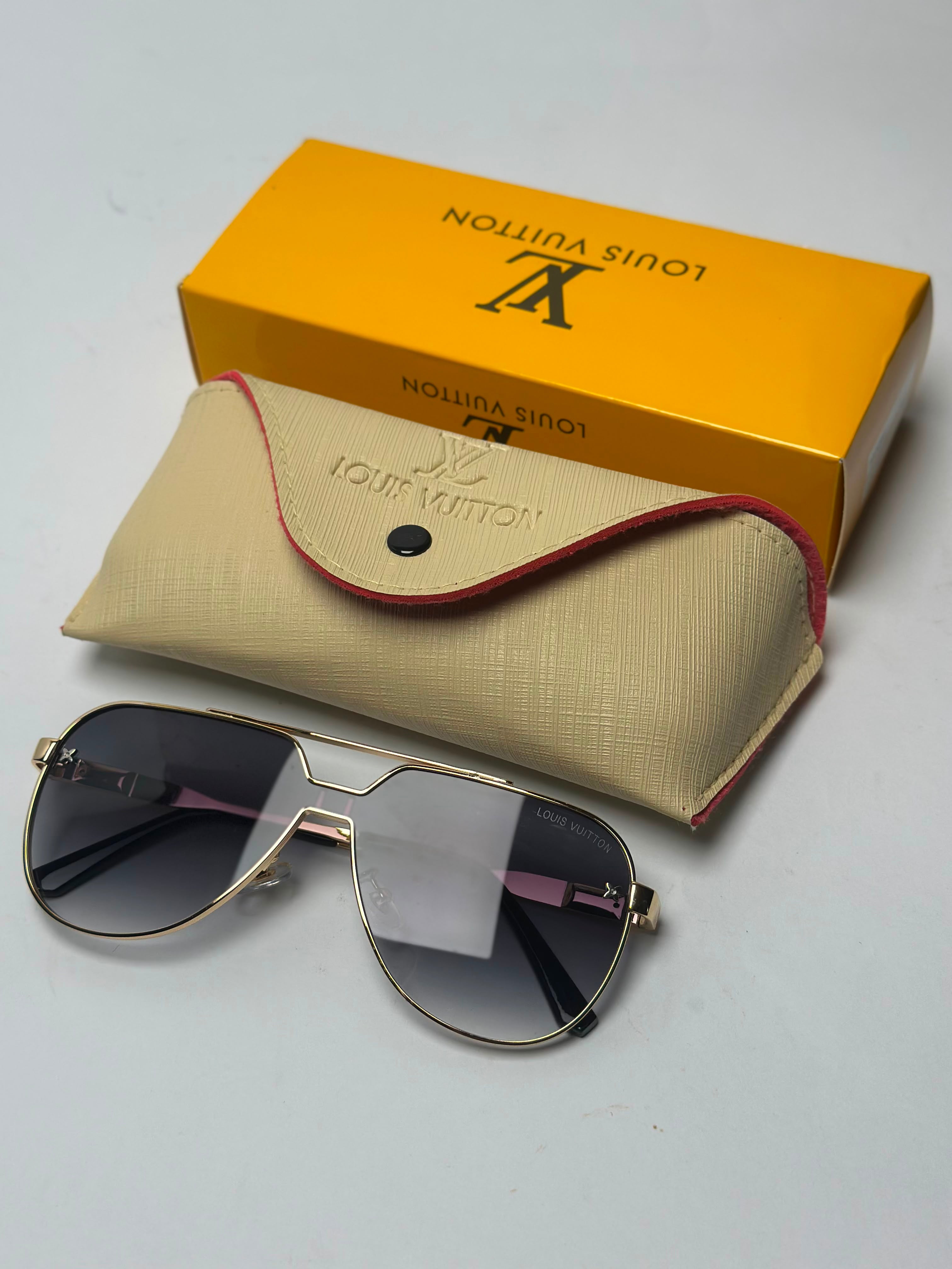 Gold Frame Aviator Sunglasses – Smoke Gradient Lens| Lou* Vuit*on